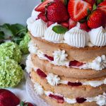 tort cu capsuni